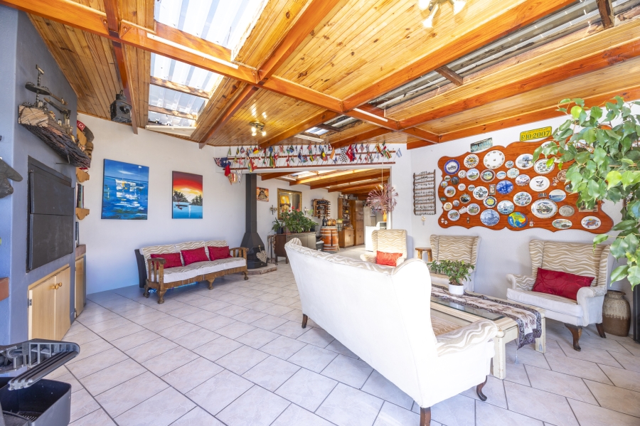6 Bedroom Property for Sale in Plattekloof 1 Western Cape